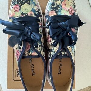 Dirty Laundry Navy Floral Women's Sneakers